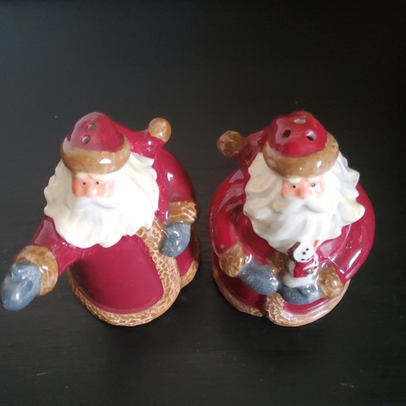 Life @Home Ceramic Santa Claus Salt and Pepper Shakers - Picture 3 of 7